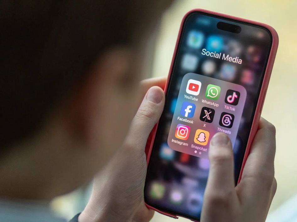 Chexiya ham bolalarga ijtimoiy tarmoqlarni taqiqlamoqchi